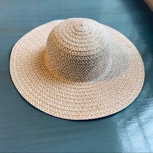 Beige beach hat for the sun wide brim